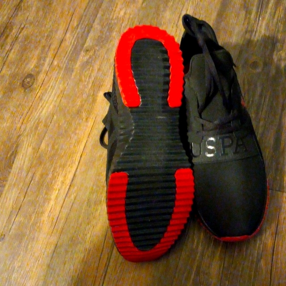 Shoes - Picture 2 of 6